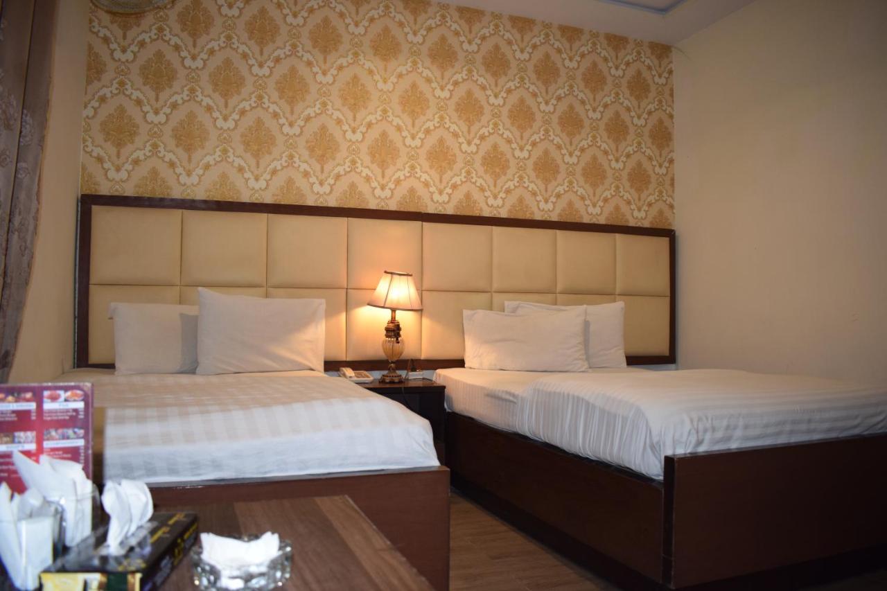 Hotel Pak Continental 물탄 외부 사진