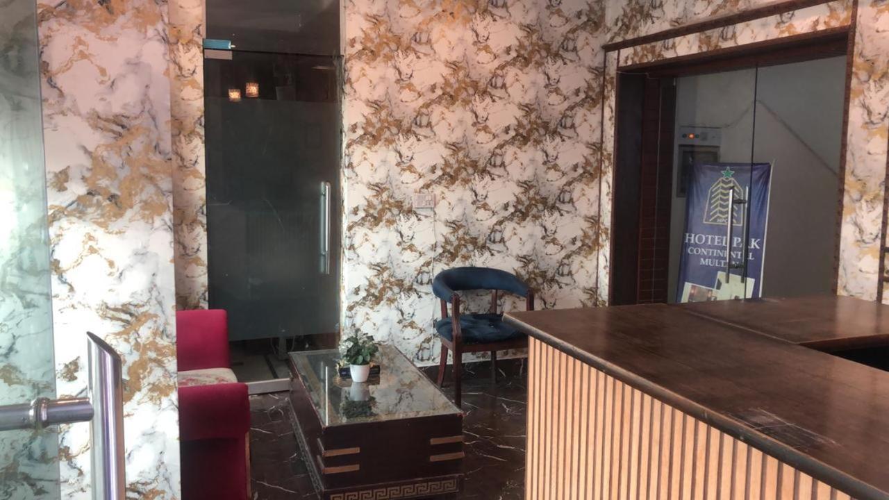 Hotel Pak Continental 물탄 외부 사진