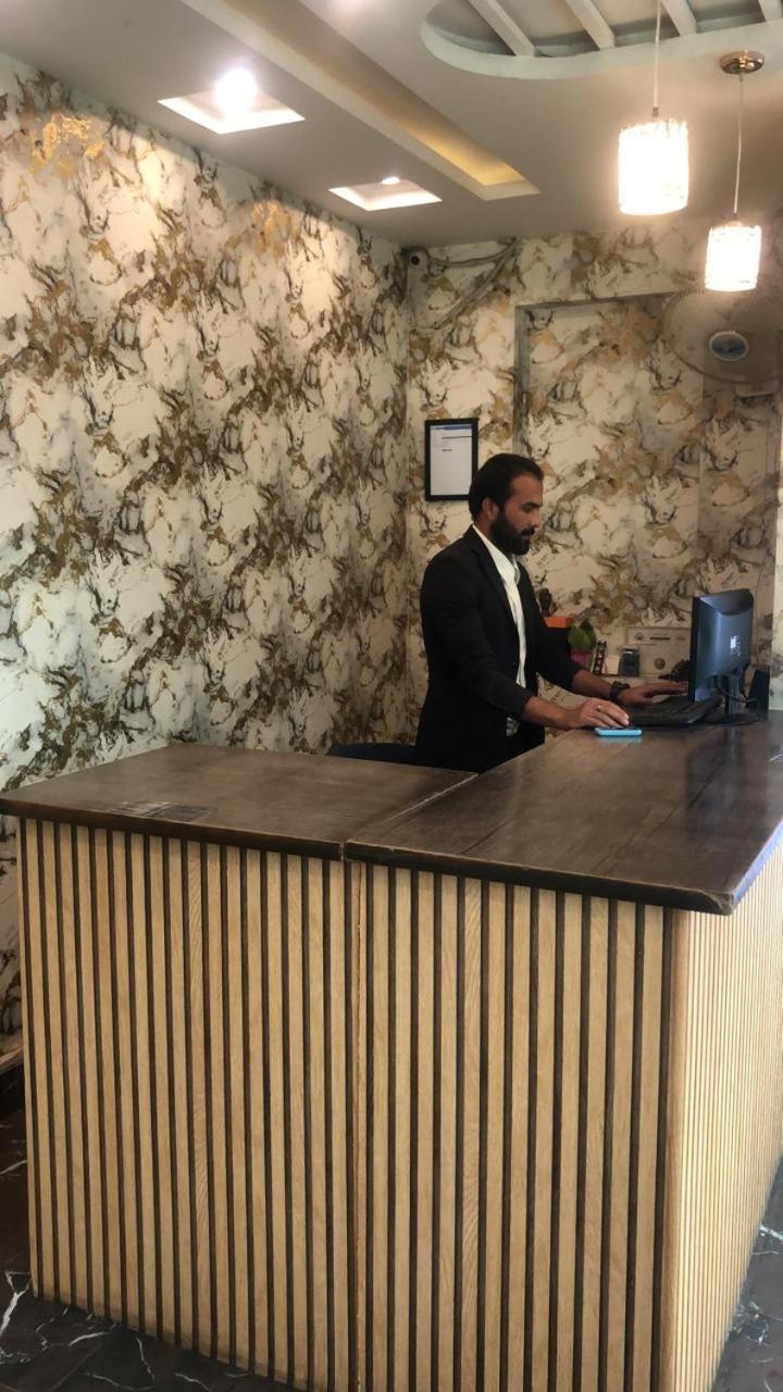 Hotel Pak Continental 물탄 외부 사진